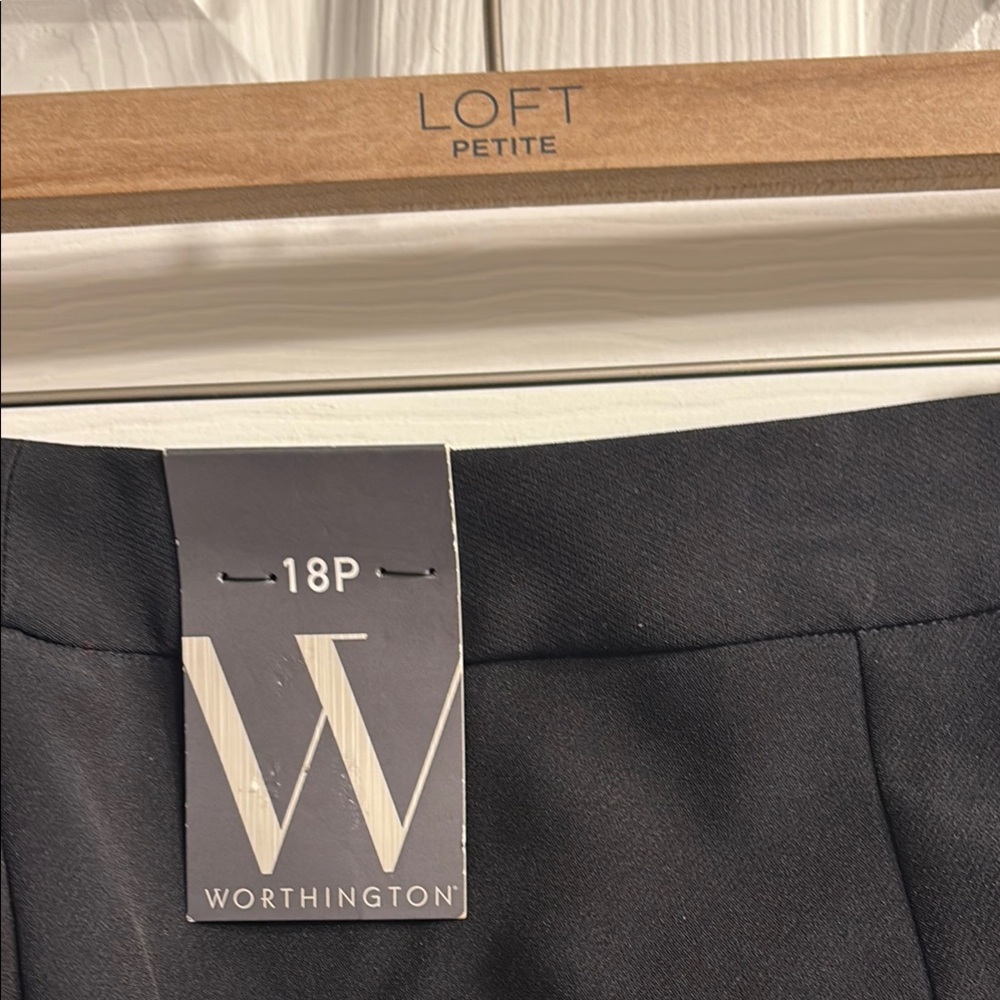 Women Size 18 petite Worthington black  Petite Trousers